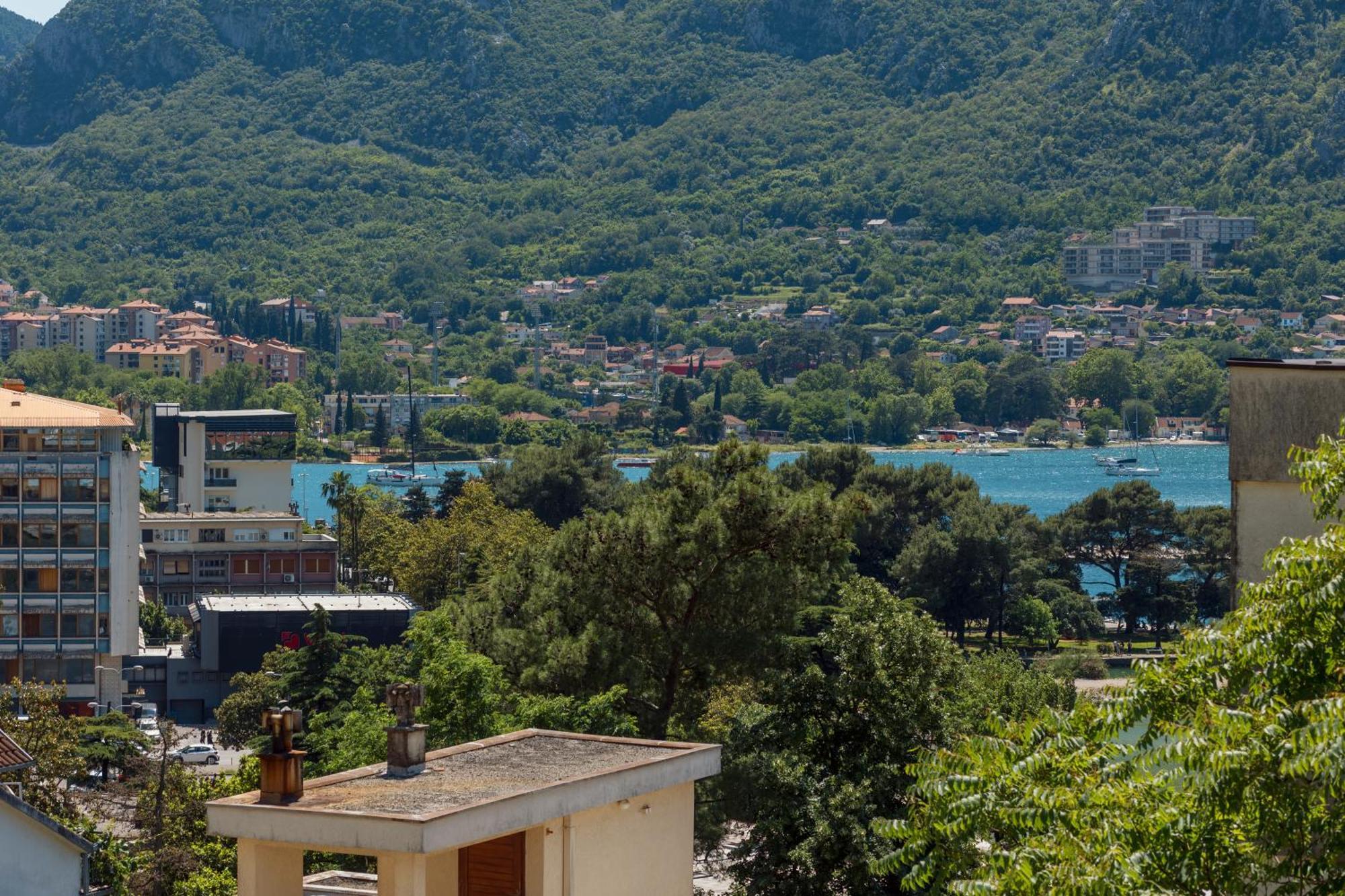 Apartments Los Olivos Kotor Exterior photo